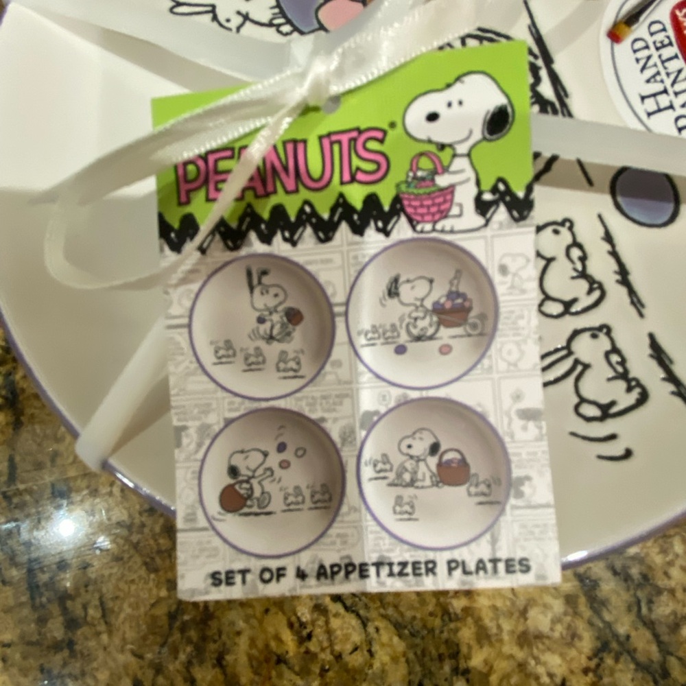 Peanuts 6” Easter Snoopy Hand Painted appetizer plate set - Brand new
